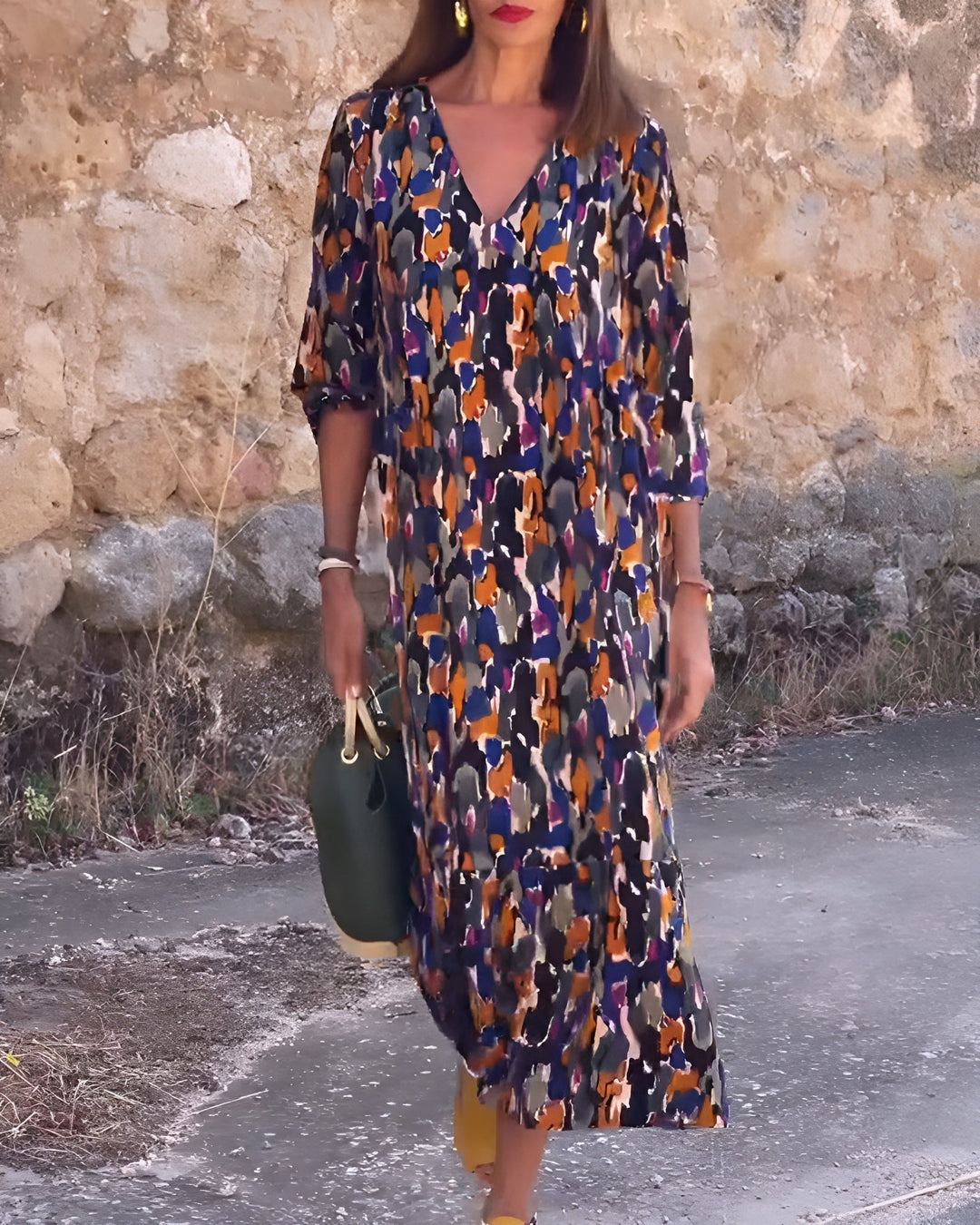 Laura | V-hals jurk met Retro Print