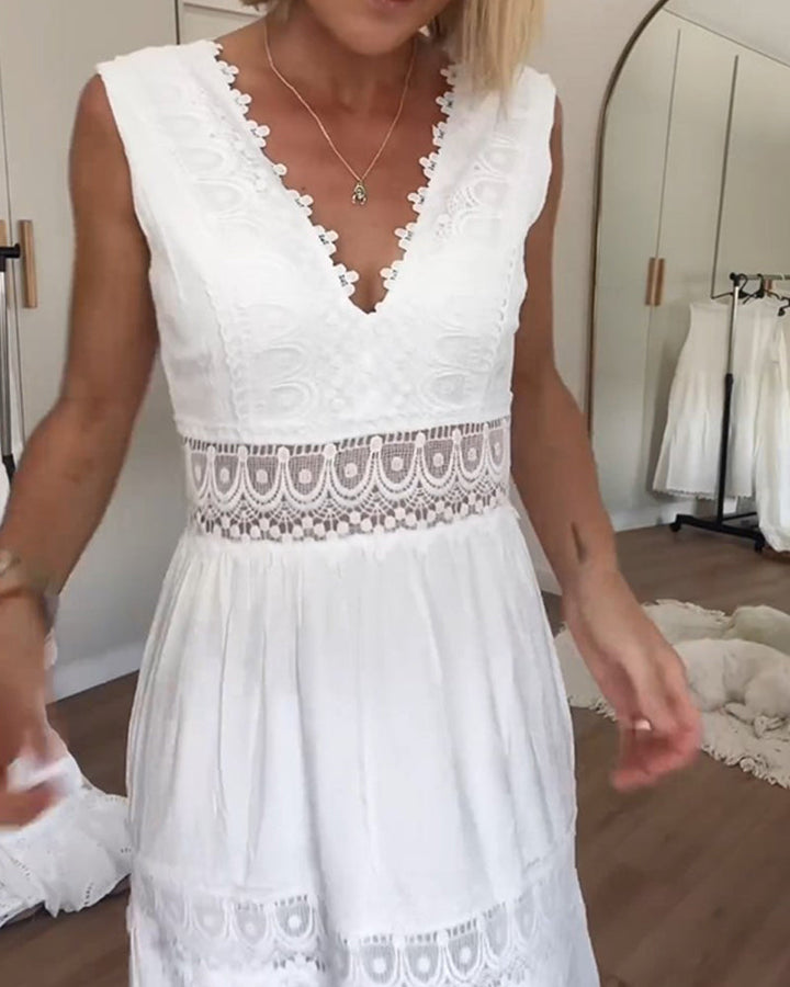 Aurelie™ | Elegant Lace V-Neck Midi Dress